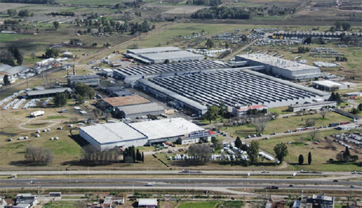 Mercedes Benz cierra una planta de su centro industrial de Virrey del Pino por “una cuestión logística”