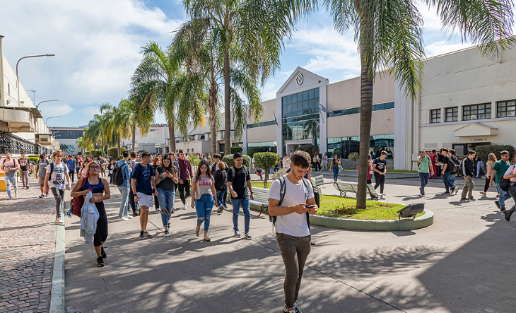 Cientos de estudiantes comienzan su camino en la Universidad Nacional de La Matanza