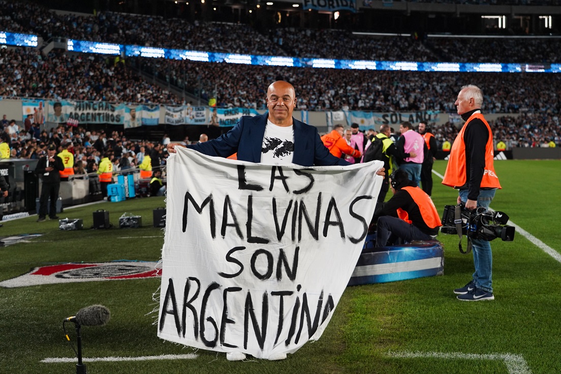 Fabio Santana, héroe de Malvinas y orgullo matancero, cantó el Himno Nacional en la histórica despedida de Lionel Messi