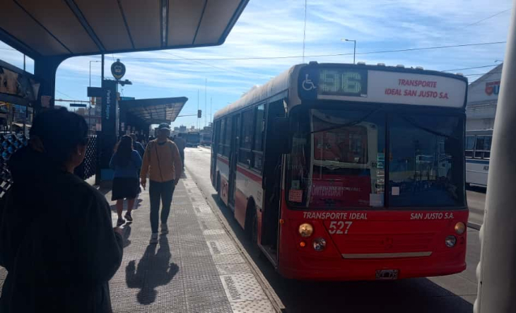 Octubre arrancó recargado: luz, gas, transporte y prepagas, entre los aumentos del mes